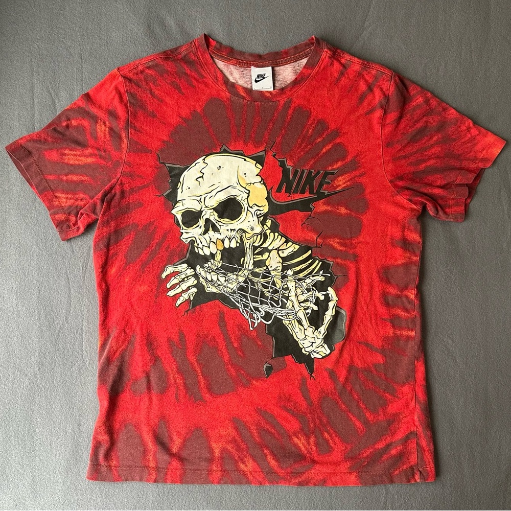 Nike Sportswear Tie Dye Skull T-Shirt Red Black Men’s Size Large